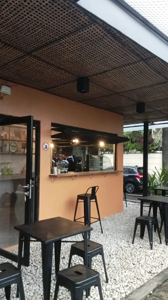 Emily Espresso Bar gourmet pancakes with fresh berries